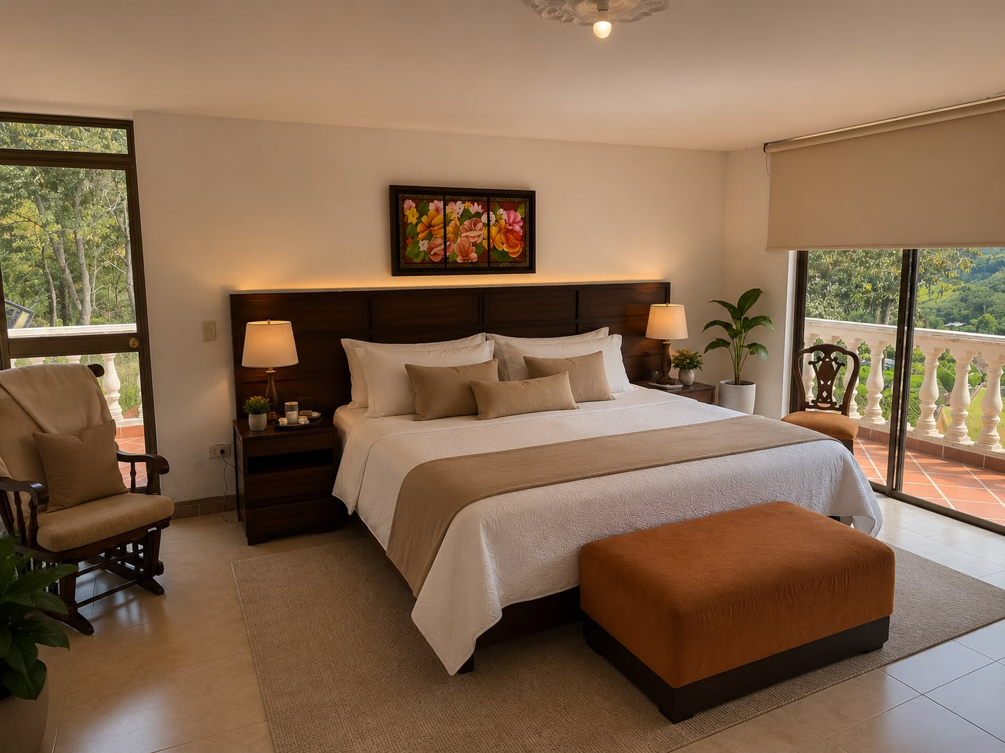 Habitación principal con balcón